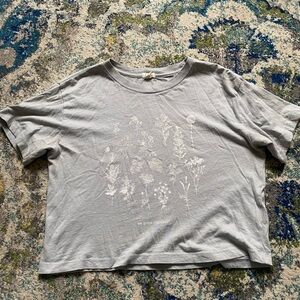 Light Gray/Green Floral Graphic Crop Tee